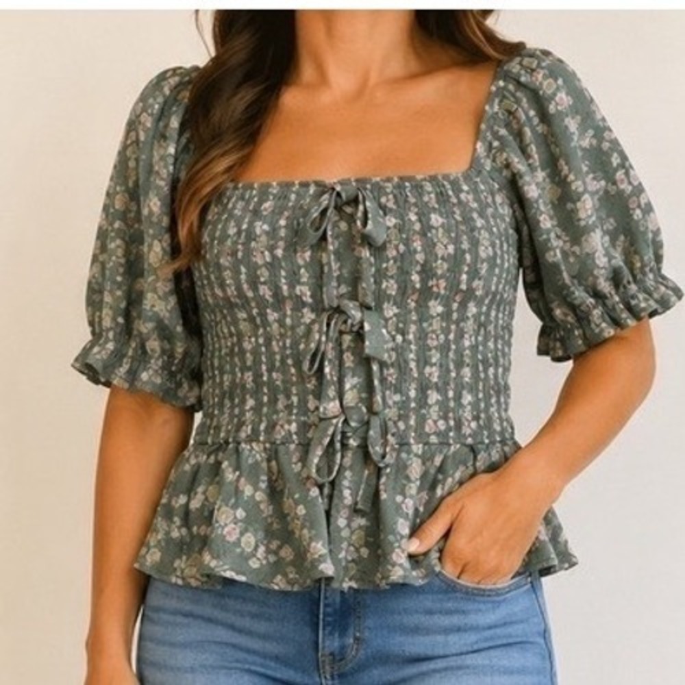 Trixxi Los Angeles Green Floral Smocked Peplum Top Puff Sleeve Garden Size XL